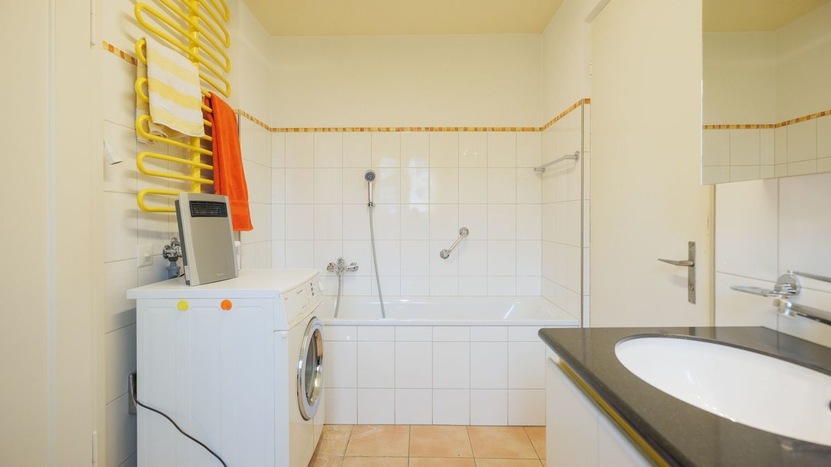 Freistehendes 5.5-Zimmer-Haus mit charmantem Garten und viel Potenzial - 9