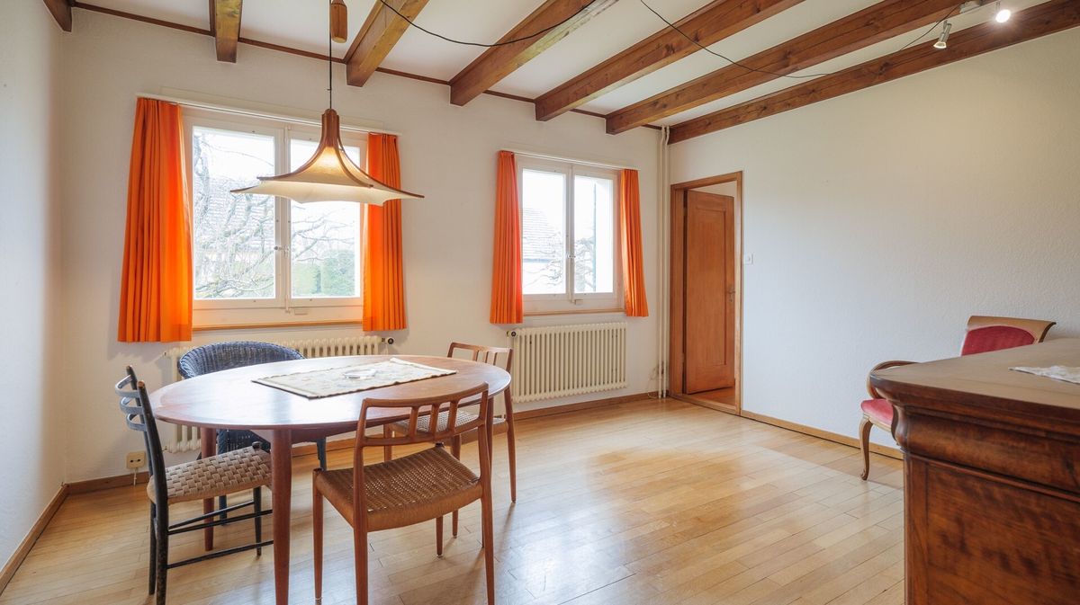 Freistehendes 5.5-Zimmer-Haus mit charmantem Garten und viel Potenzial - 4