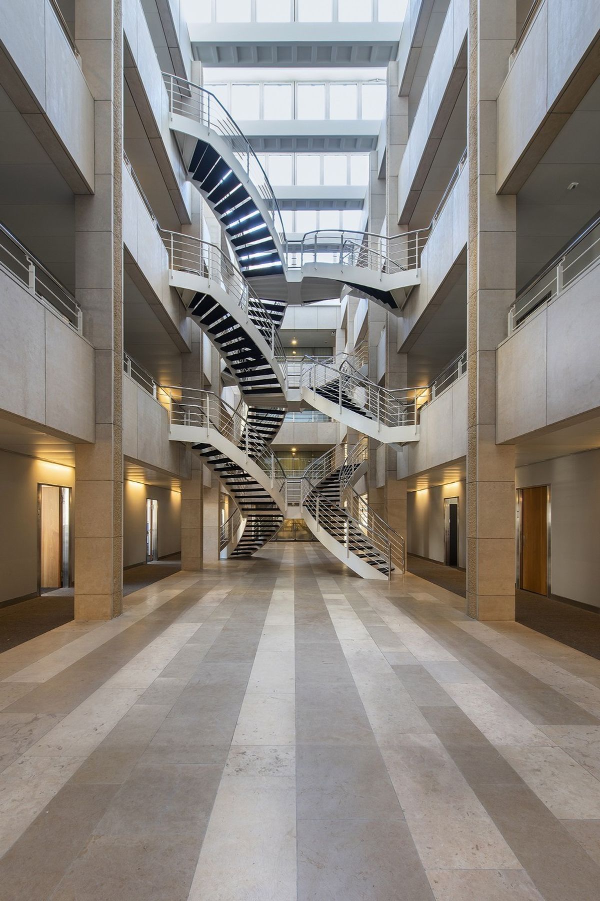 «OH!FFICE» - Ihr neuer Workspace zur Zwischennutzung am Basler Aeschenplatz - 1
