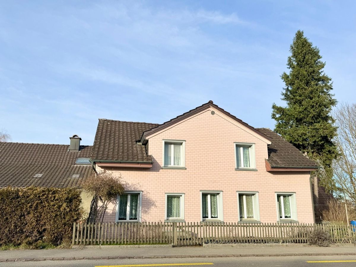 Great potential - two-family house with building plot - 1