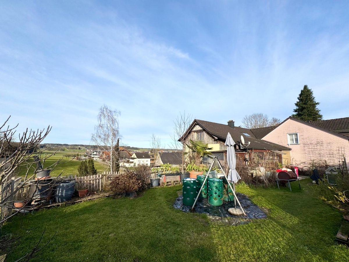 Great potential - two-family house with building plot - 3