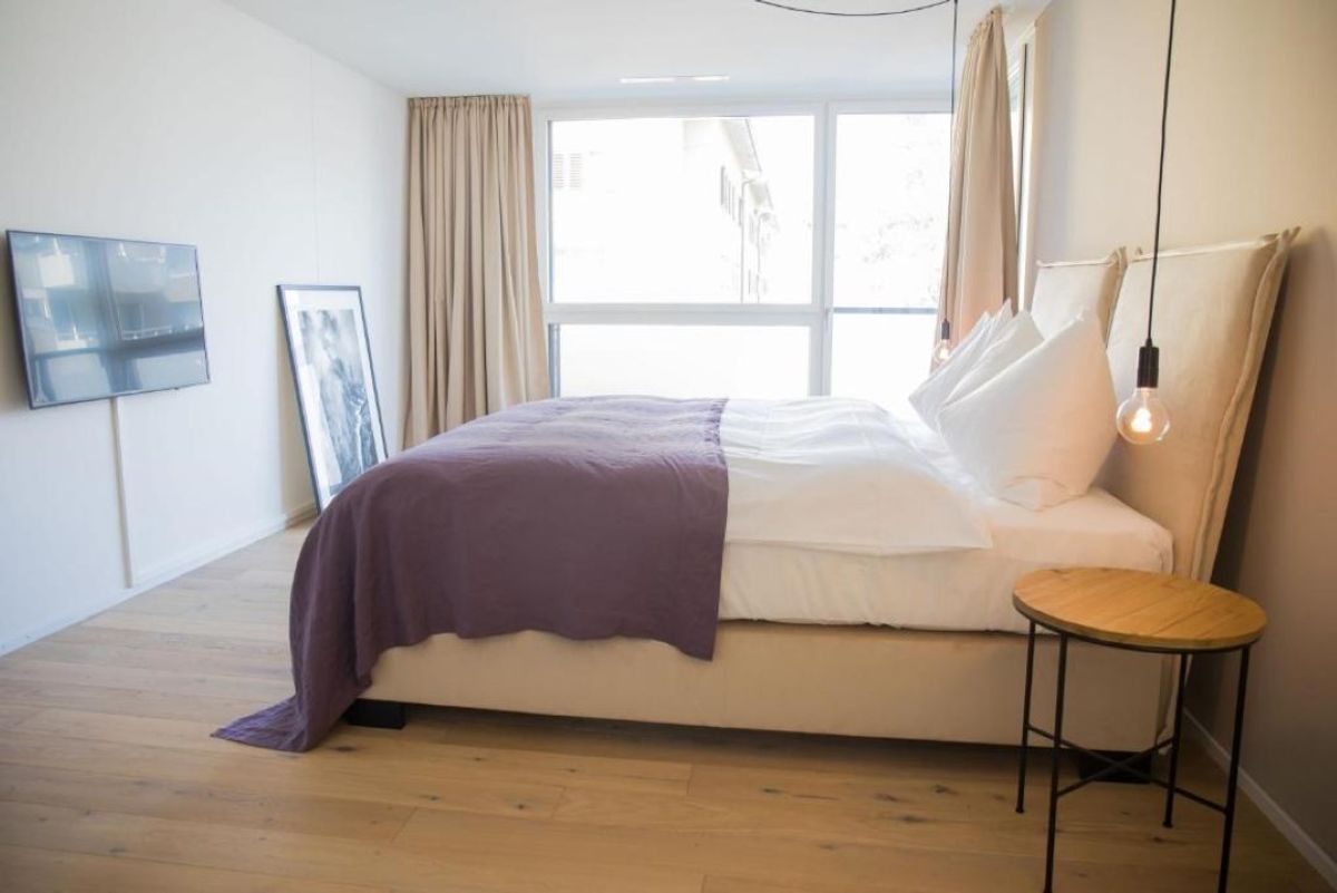 2 BEDROOM SUITE PLUS - 103 m2 - 8