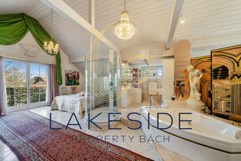 Unique gem with dream garden in a sought-after location - 5
