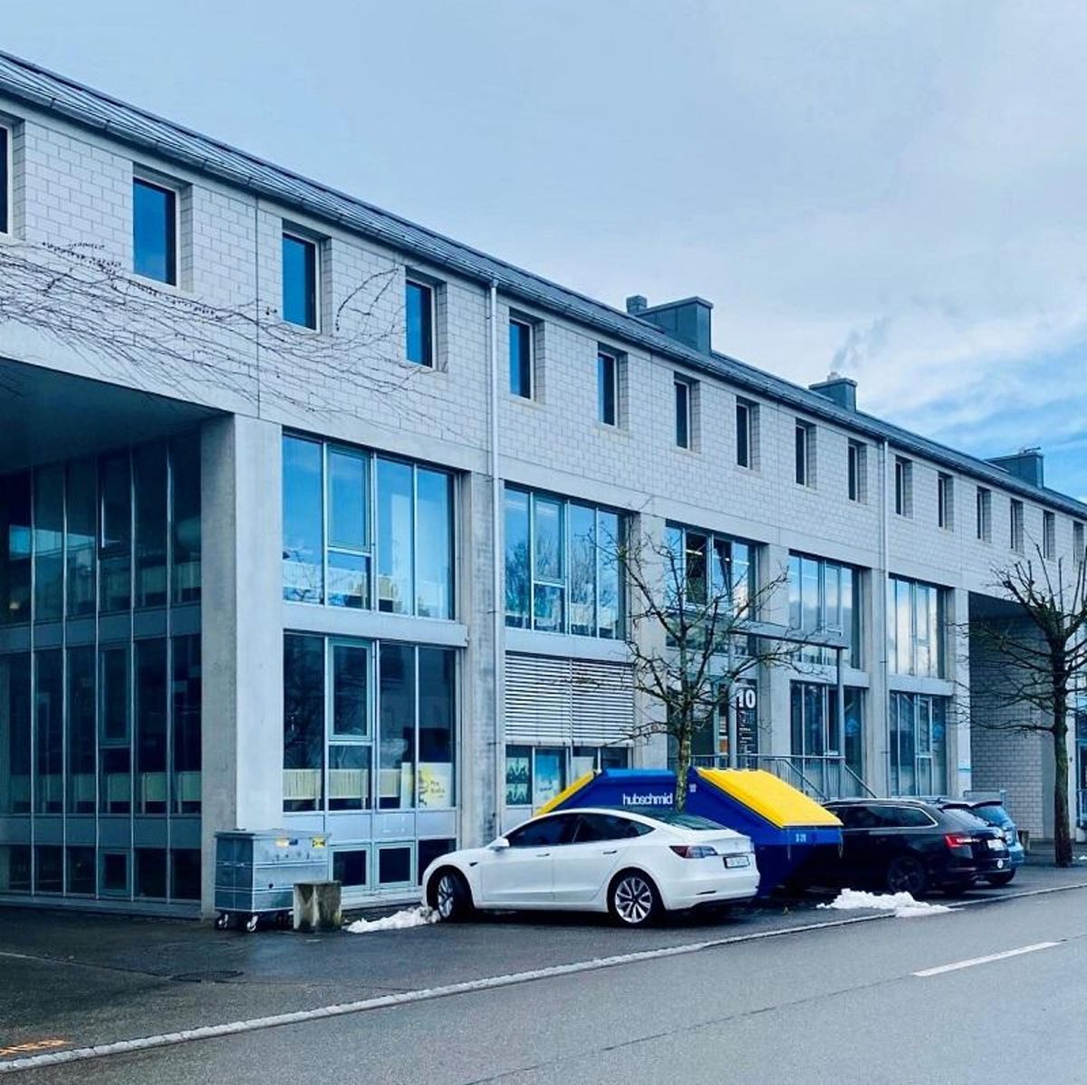 Zentrale Büro- und Gewerbefläche zu vermieten - 0