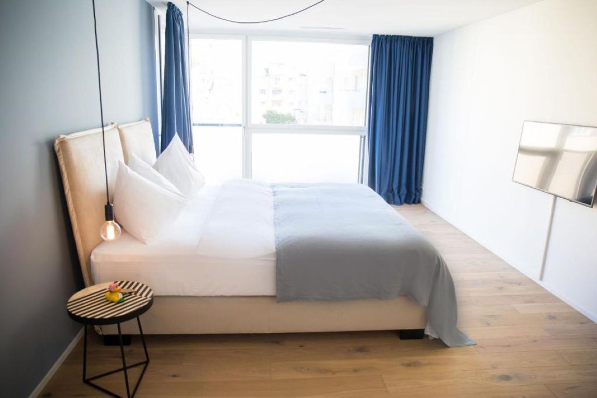 2 BEDROOM SUITE - 80 m2 - 4