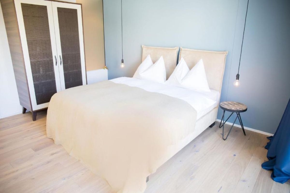 2 BEDROOM SUITE - 80 m2 - 8