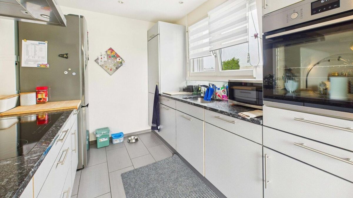 Grosszügige 4.5-Zimmer-Wohnung mit Balkon und flexibler Raumaufteilung - 3