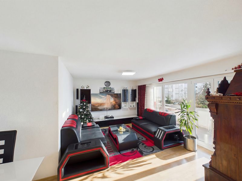 Attraktive 4.5 Zimmerwohnung an zentraler Lage - 1
