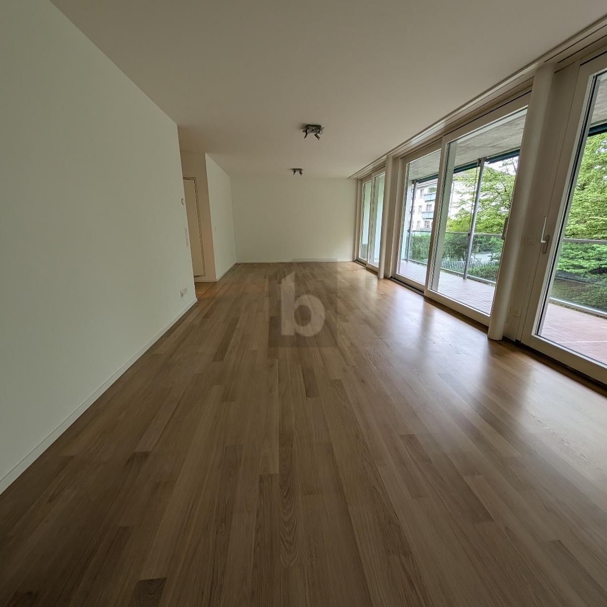 ZENTRALE UND RUHIGE LAGE MIT TOP-ANBINDUNG - 0