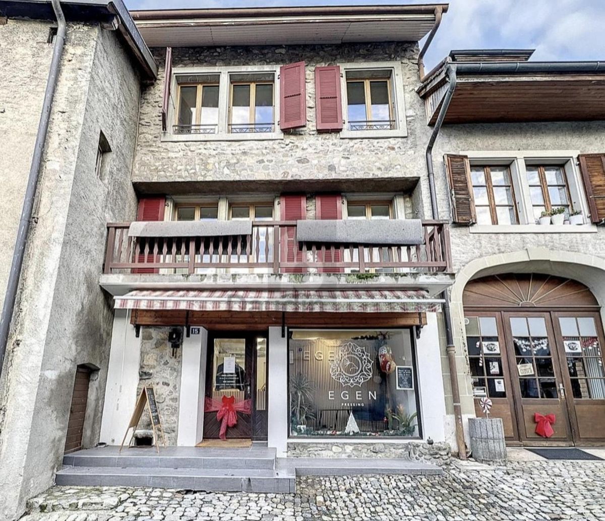 ARCADE AU COEUR DU BOURG DE SAINT-PREX - 0