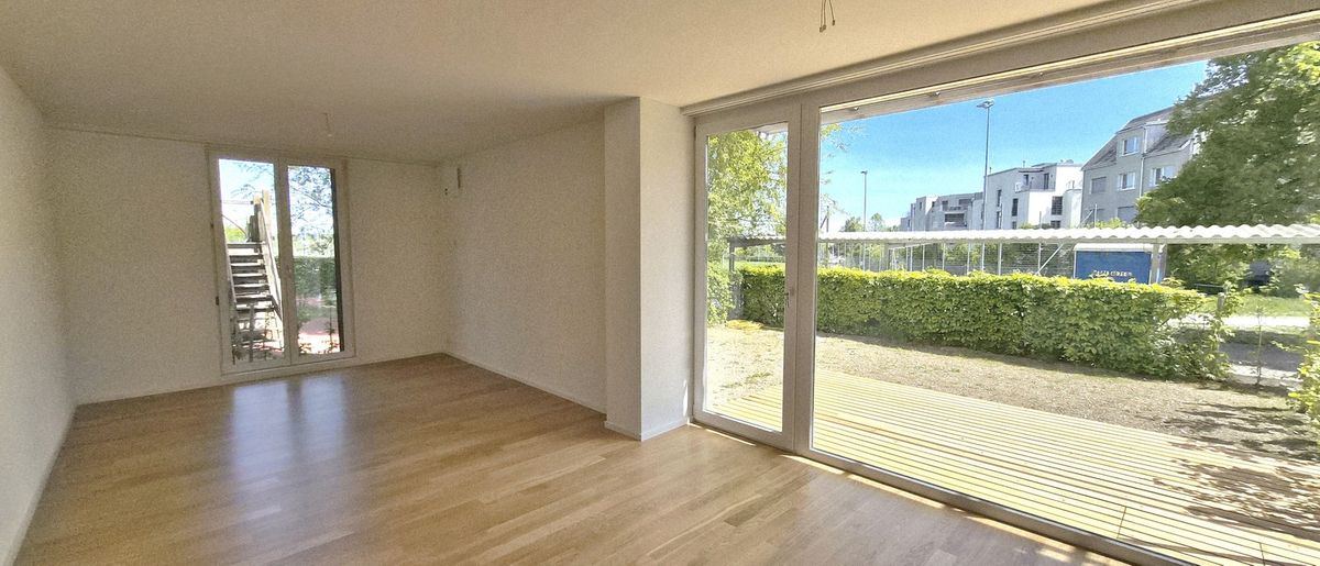 Moderne 3.5-Zimmer-Wohnung mit Mietgarten und Holzterrasse in Zürich-Schwamendingen - 3