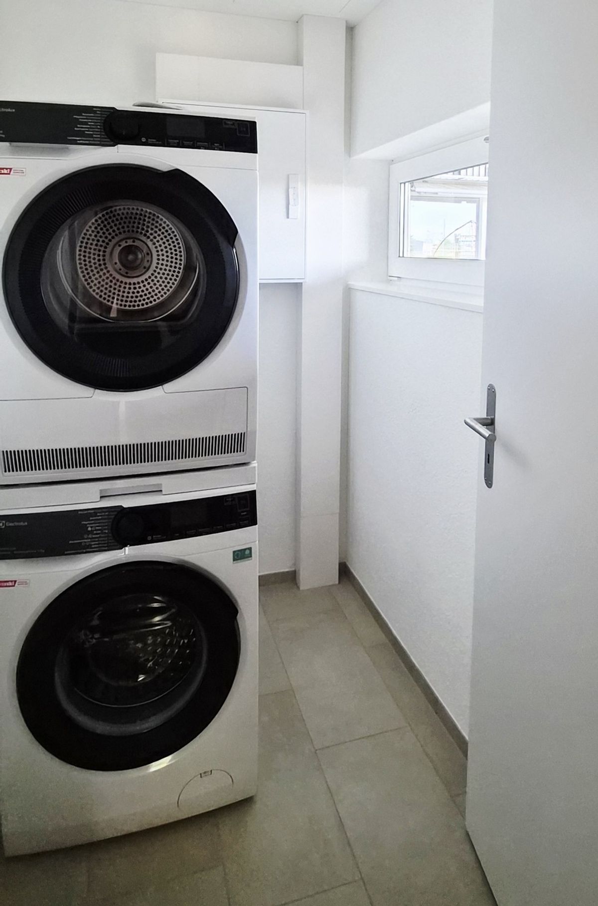 Moderne 3.5-Zimmer-Wohnung mit Mietgarten und Holzterrasse in Zürich-Schwamendingen - 8