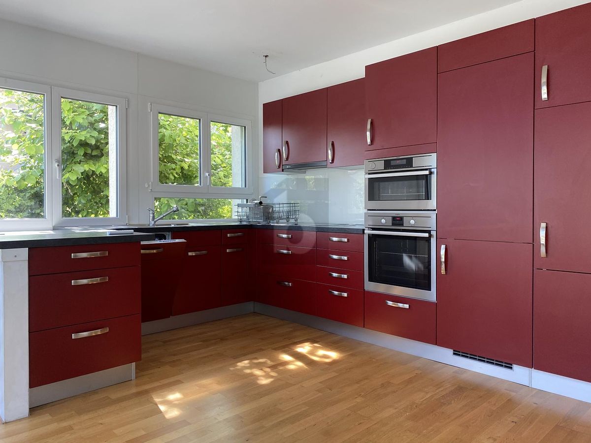FAMILIENFREUNDLICH MIT VIEL PLATZ UND WINTERGARTEN - 1