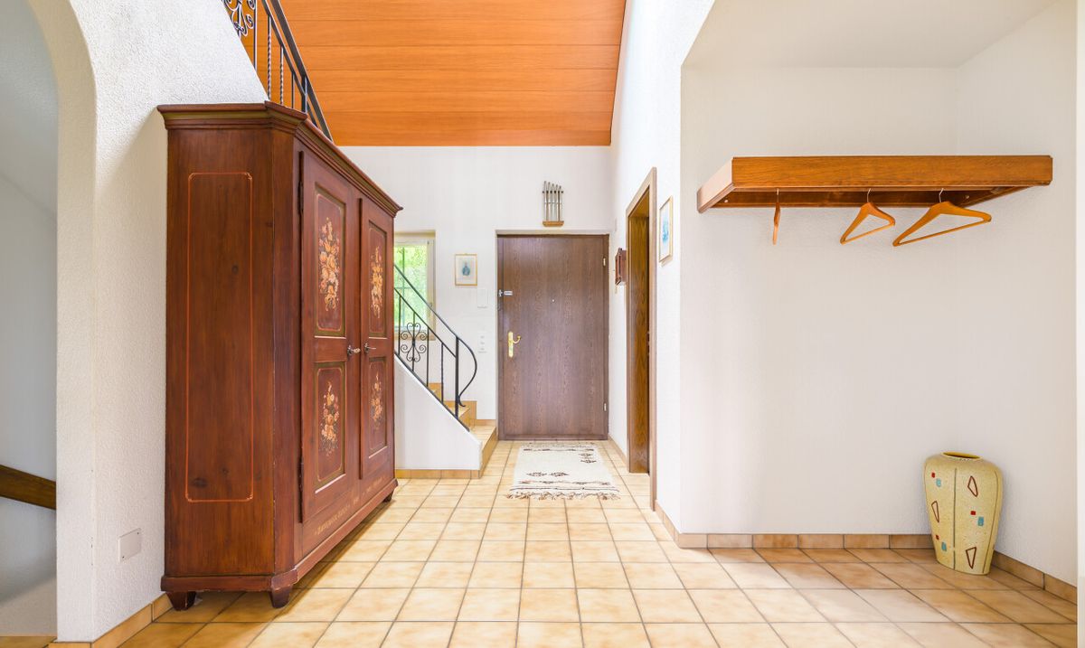 Grosszügiges Einfamilienhaus mit Weitblick und traumhaftem Garten - 3