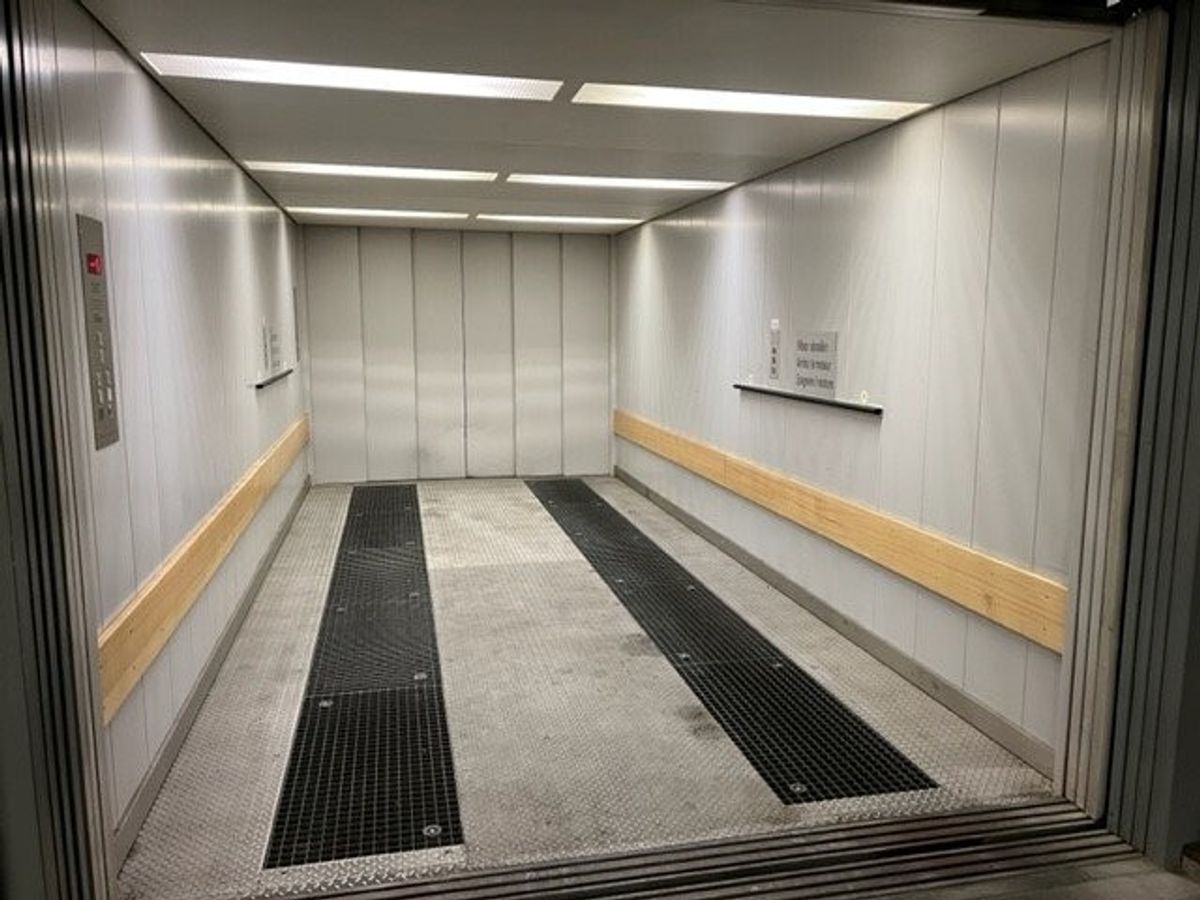 Zentraler Einstellplatz zu vermieten - 1