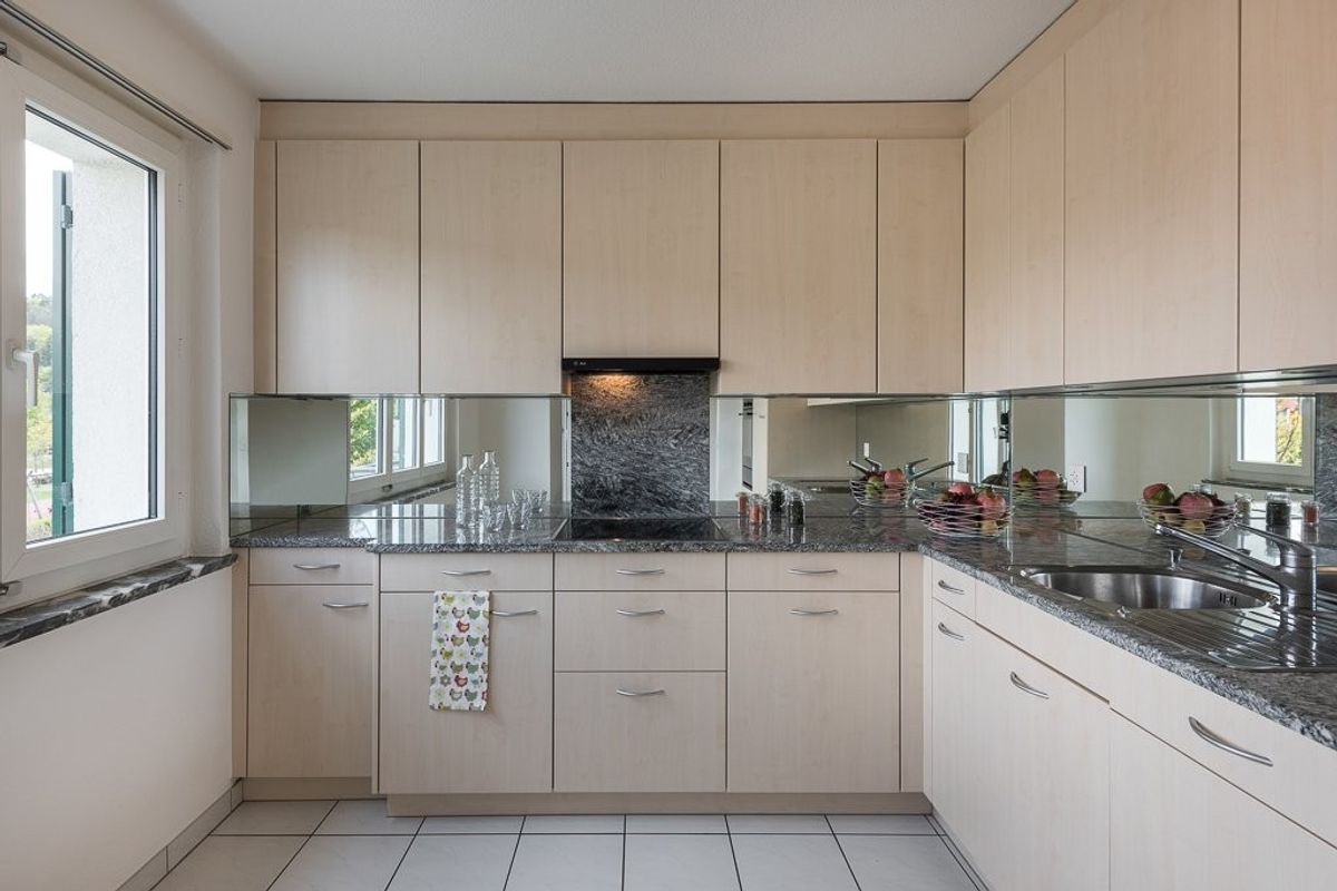 Renovierte 4.5 Zimmer-Dachwohnung im Grünen - 3