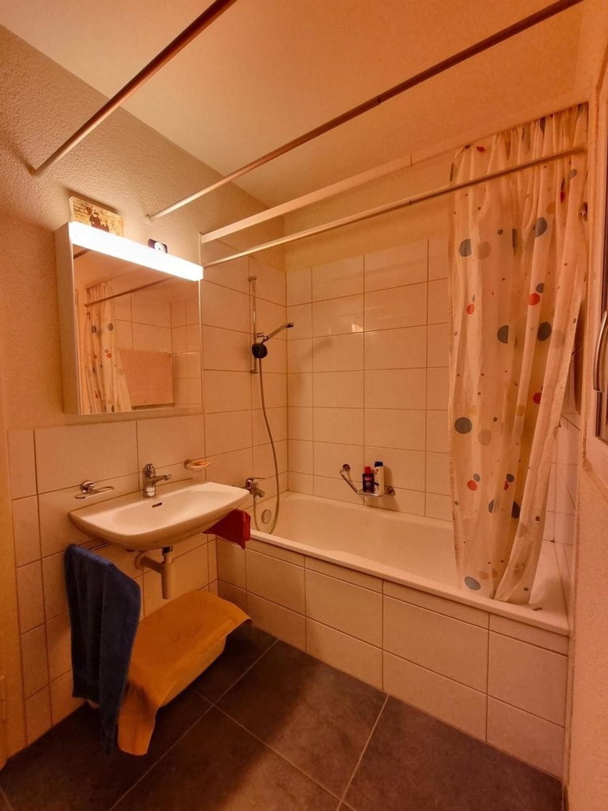 Charmante 2.5-Zimmer-Wohnung mit Balkon an zentraler Lage - 5