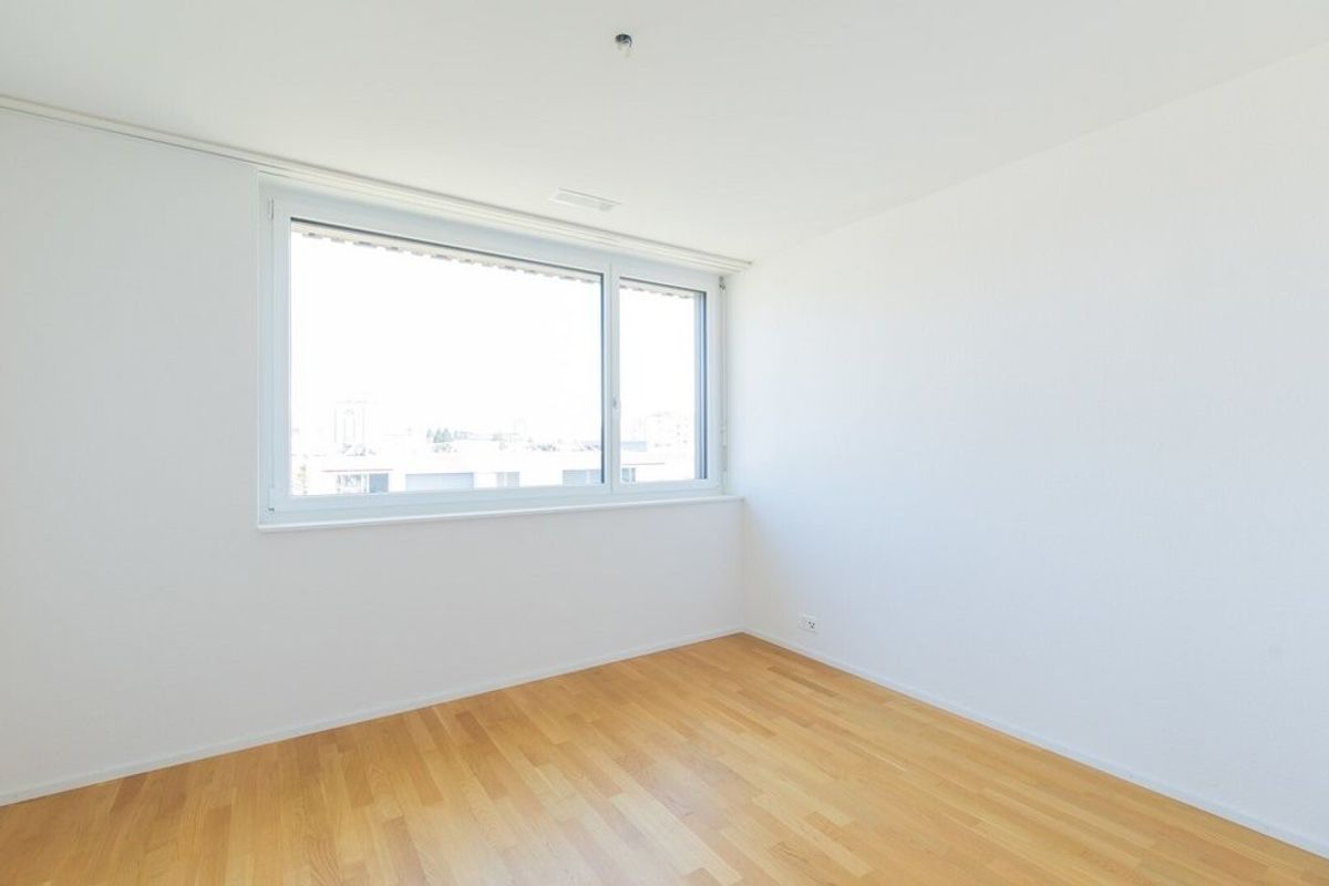 Modernes Wohnen mit grossem Balkon - 1