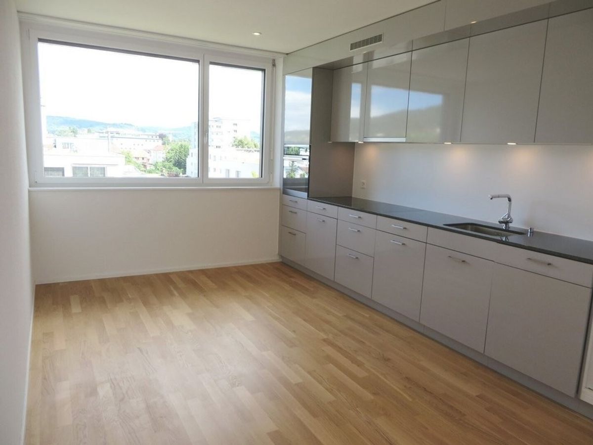 Modernes Wohnen mit grossem Balkon - 2