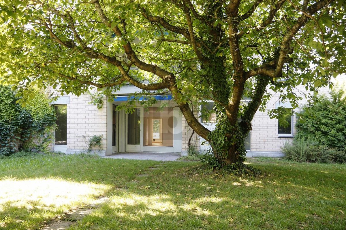 ZENTRALE LAGE MIT GARTENSITZPLATZ - 0