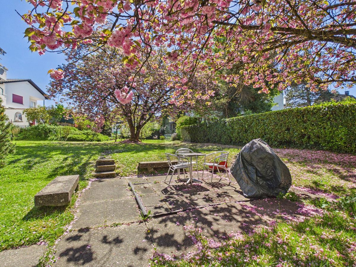 TOP LAGE MIT AUSSICHT UND GARTENMITBENUTZUNG - 0