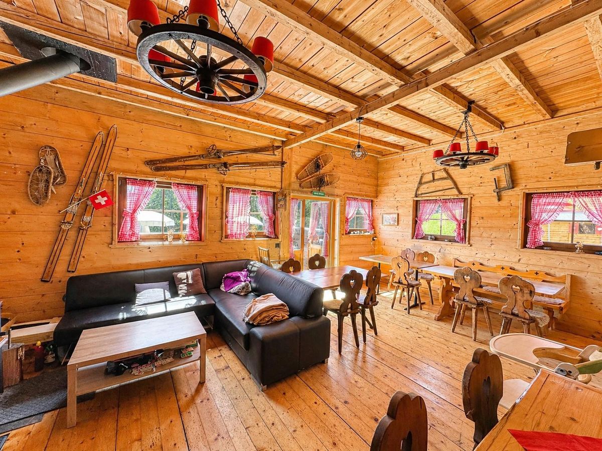 SPLENDIDE CHALET RESTAURANT AVEC APPARTEMENT - 2