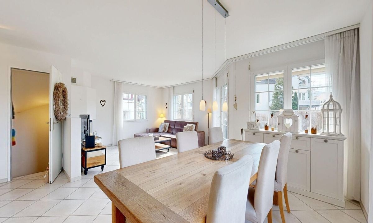 Einfamilienhaus mit Garten in Niederwenigen, nähe Zürich - 1