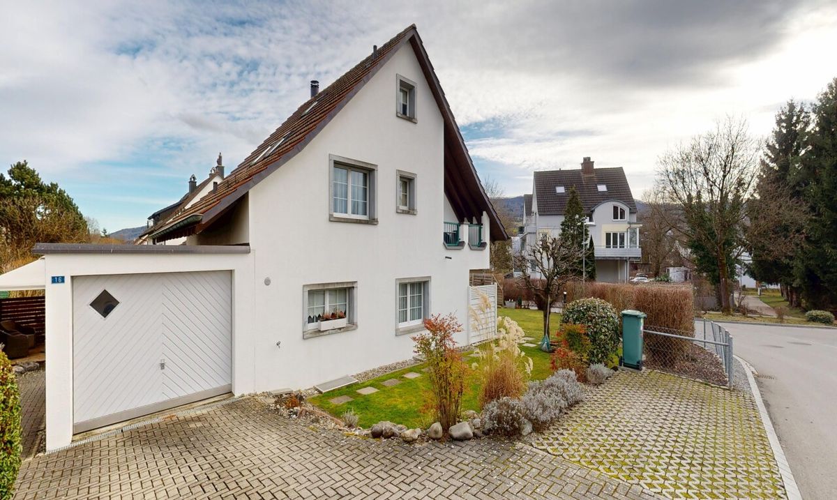 Einfamilienhaus mit Garten in Niederwenigen, nähe Zürich - 2