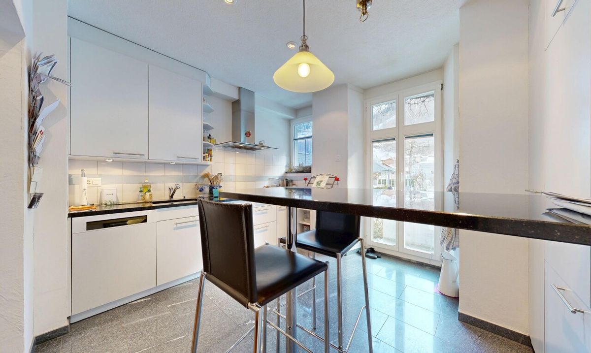 7.5 Zimmer Einfamilienhaus mit Garten und Bergblick - 4