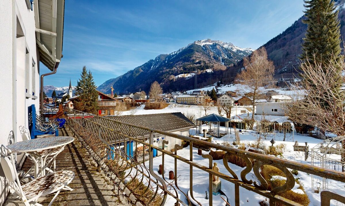 7.5 Zimmer Einfamilienhaus mit Garten und Bergblick - 8