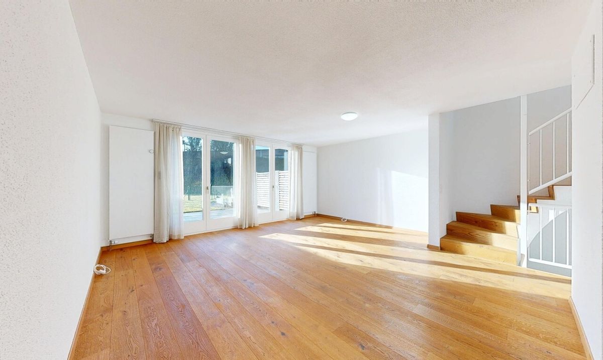 Attraktives 5.5-Zimmer-Reihenmittelhaus mit Blick ins Grüne - 1