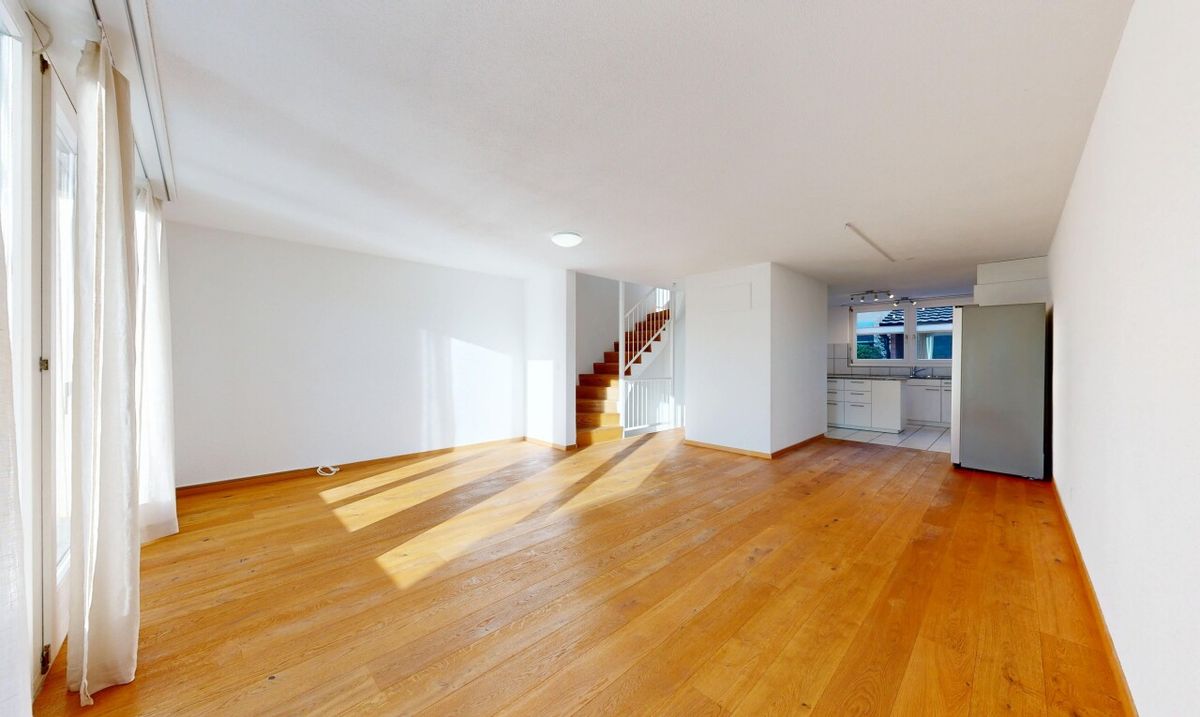 Attraktives 5.5-Zimmer-Reihenmittelhaus mit Blick ins Grüne - 2