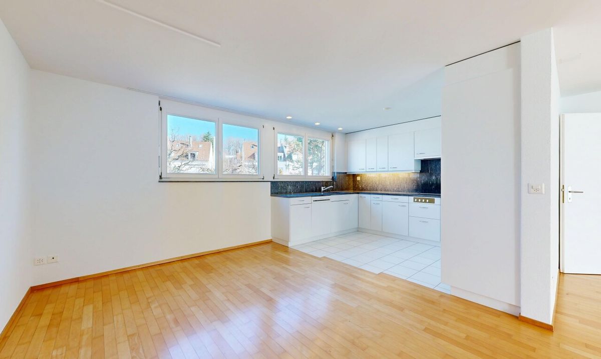 Helle und grosszügige 4.5-Zimmer-Wohnung in ruhiger Wohnlage - 4