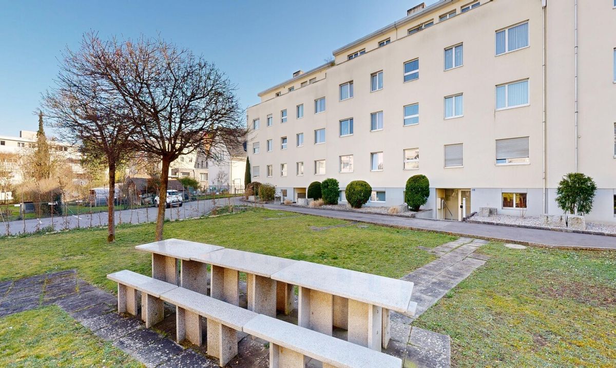 Helle 4.5- Zimmer Wohnung mit Lift und Balkon - 1