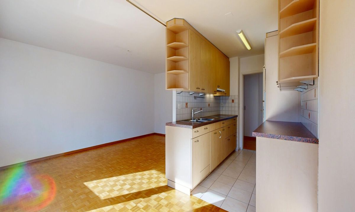 Helle 4.5- Zimmer Wohnung mit Lift und Balkon - 4