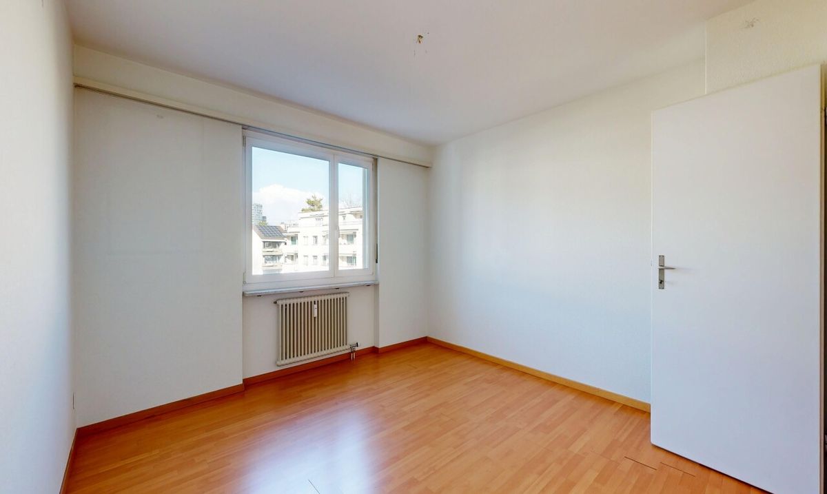 Helle 4.5- Zimmer Wohnung mit Lift und Balkon - 7