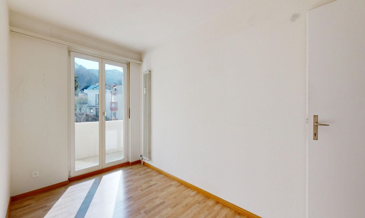 Helle 4.5- Zimmer Wohnung mit Lift und Balkon - 8