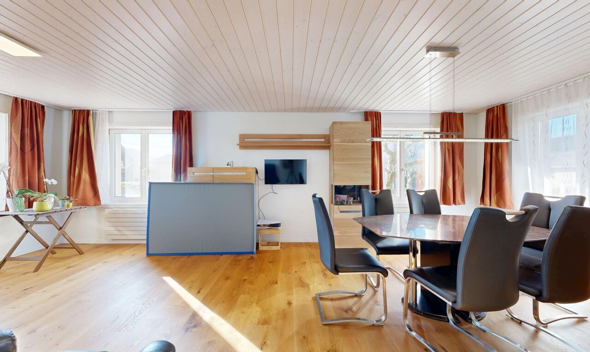 Charmantes 4 Zimmer EFH mit Ausbaupotenzial auf 732m2 Grundstück - 2
