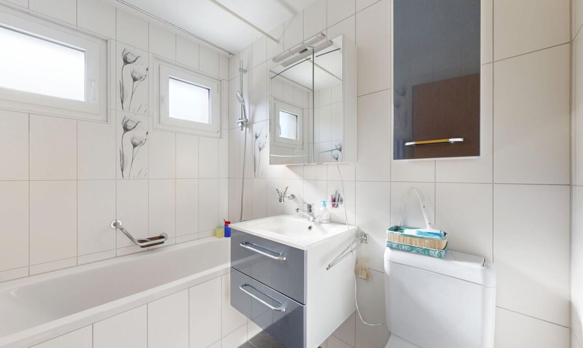 Stilvolle 4.5-Zimmer Wohnung mit Balkon in Nidau - 8