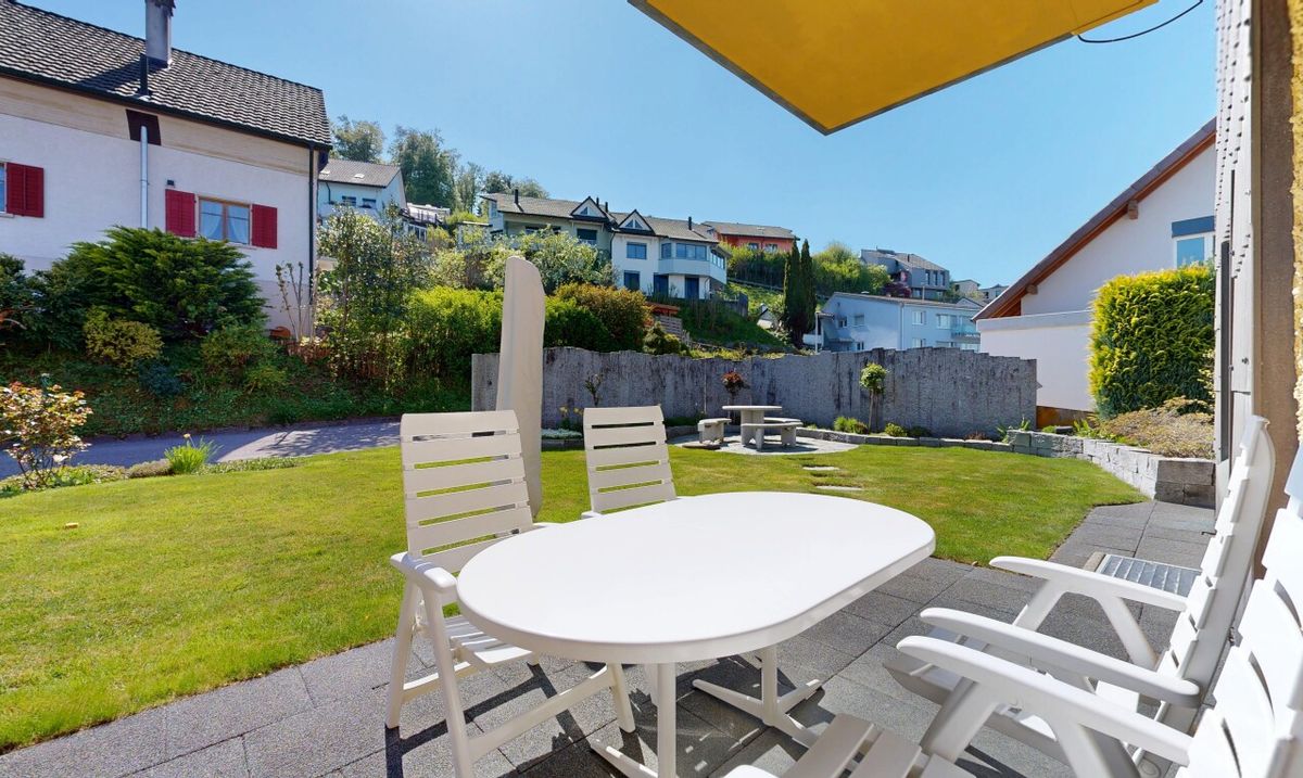 Haus mit einzigartiger Architektur und grossem Gartenparadies - 2
