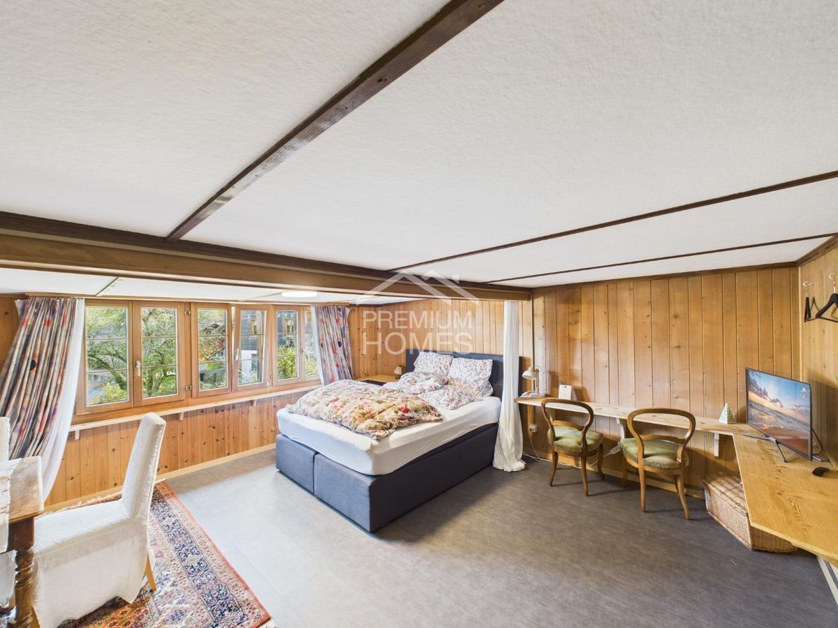 Charmantes Dreifamilienhaus - Perfekt für Freizeit- und Outdooraktivit - 3