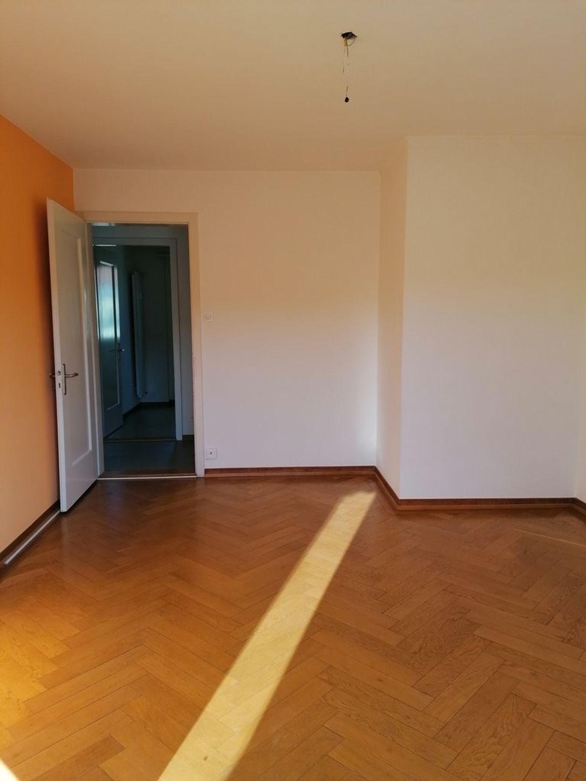 Charmante 2.5-Zimmerwohnung mit grossem Balkon! - 3