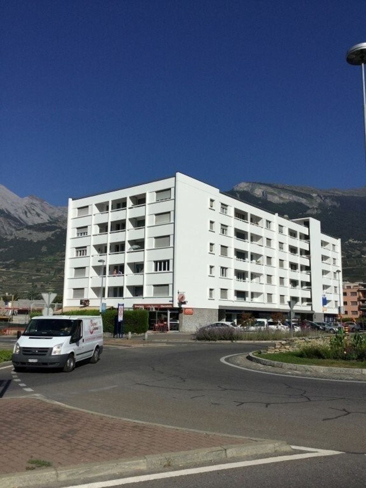 A saisir ! Lumineux appartement idéalement situé à Conthey ! - 0