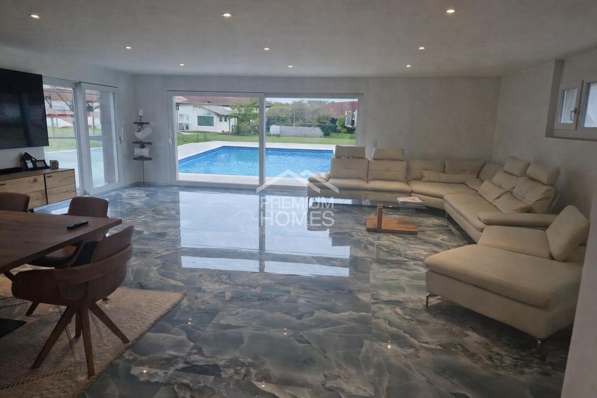 Premium Wohnen mit Pool, Galerie und Sonnenterrasse - 2