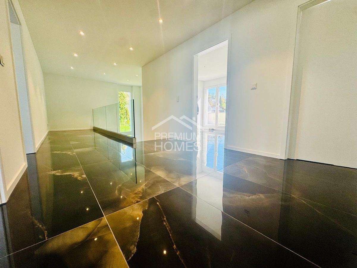 Premium Wohnen mit Pool, Galerie und Sonnenterrasse - 8