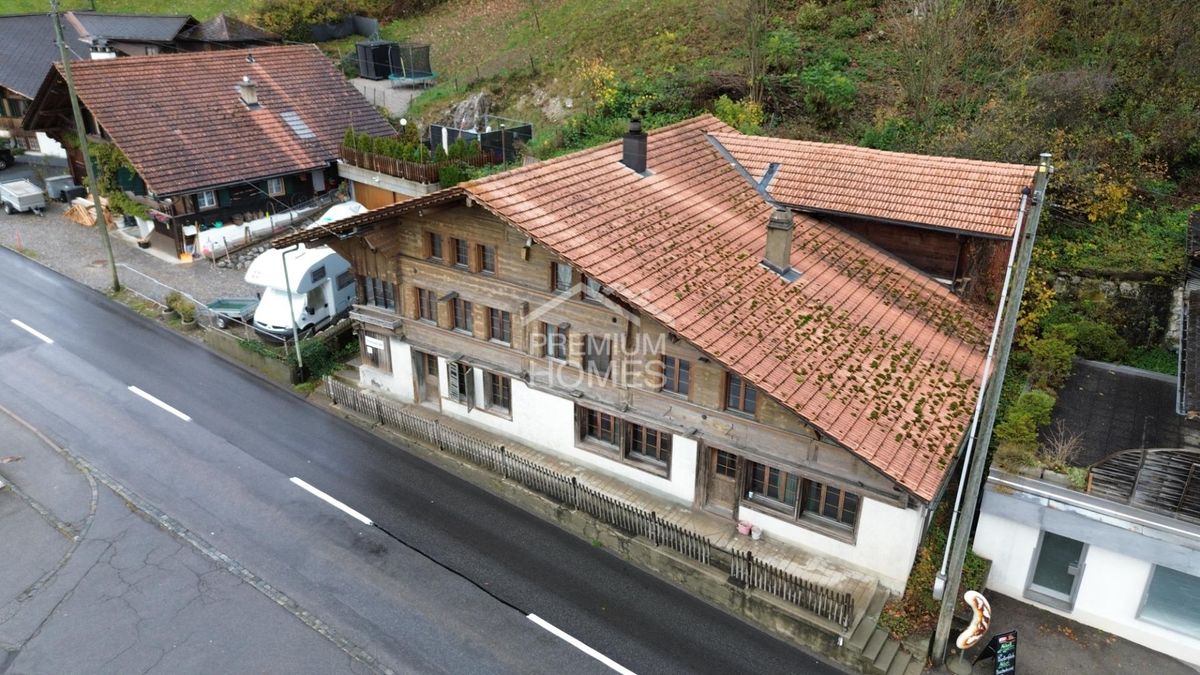 Ferienchalet mit vielseitigem Potenzial - 0