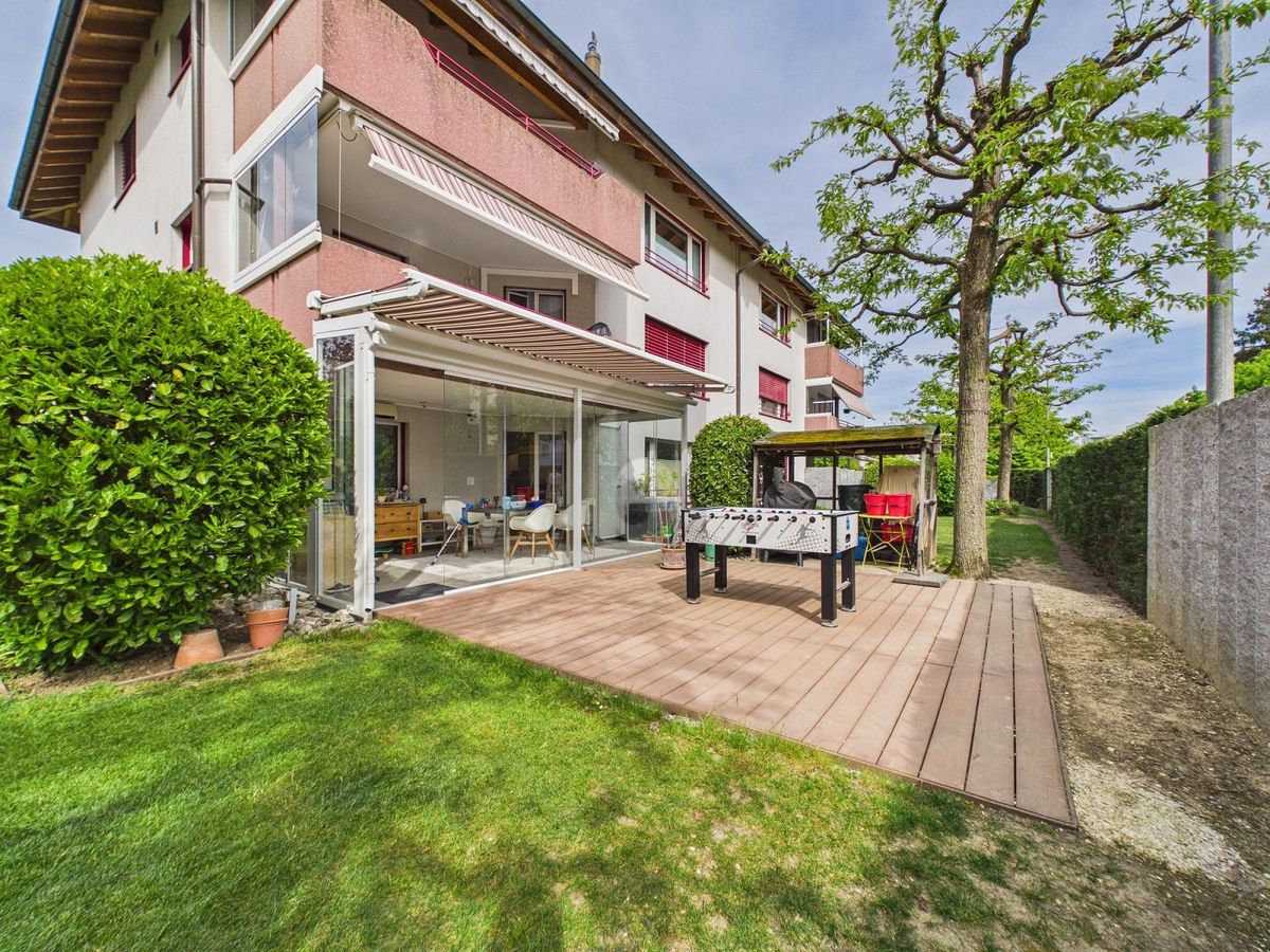 FAMILIENFREUNDLICH MIT GARTEN UND TIEFGARAGE - 0