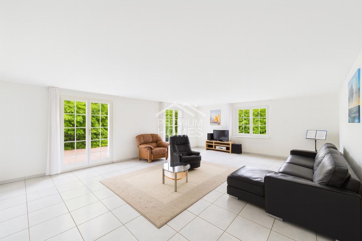 Pool, Garten, Privatsphäre - exklusive Liegenschaft mit Stil - 2