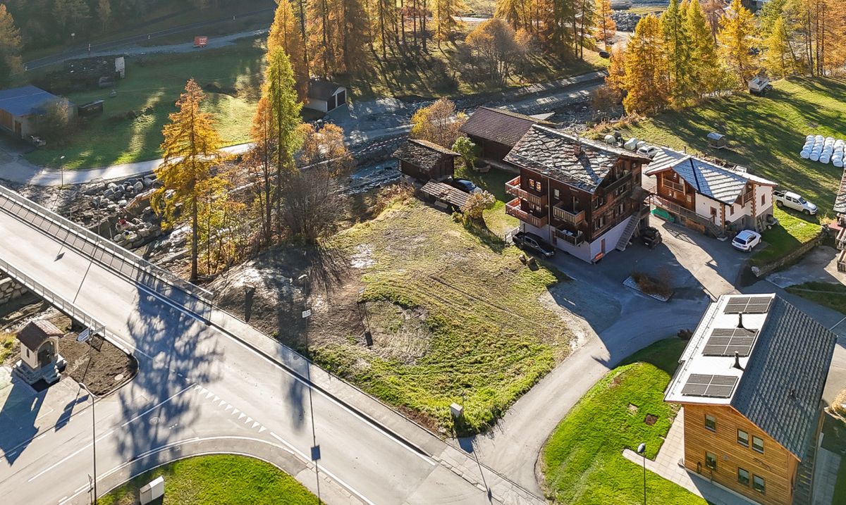 Rare and Ideally Located Land in Haudères - 2