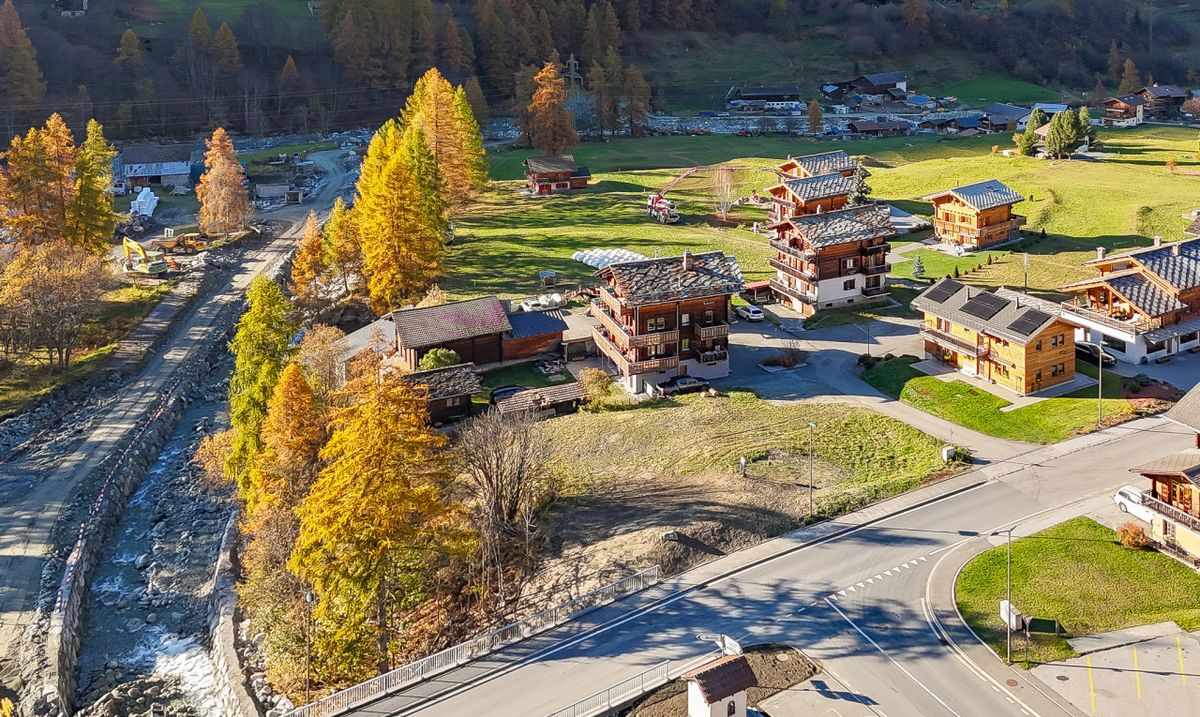 Rare and Ideally Located Land in Haudères - 4